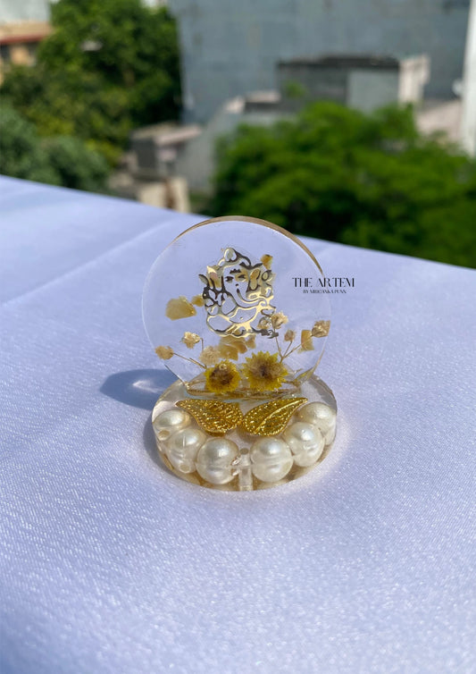 Car Dashboard Accessory With Pearl Detailing